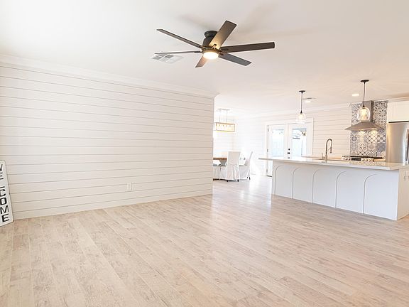 5th image of 1034 E Orchid Ln