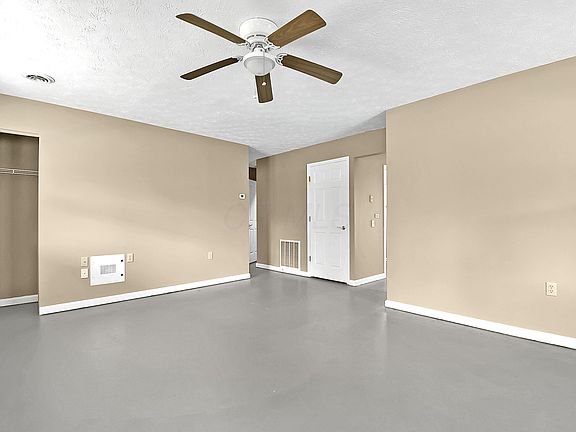 4th image of 210 Wendy Ln