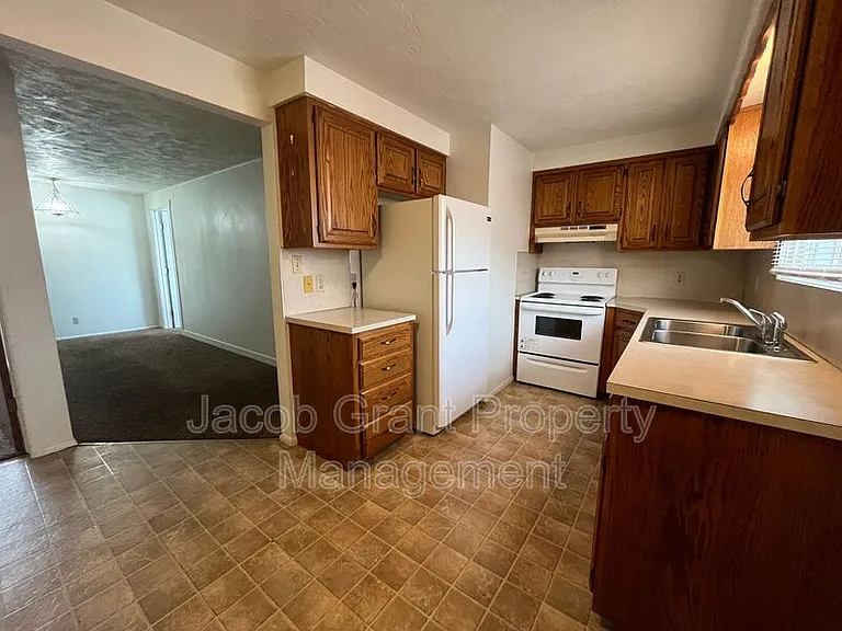 143 W Fremont Ave #1 — Photo 3