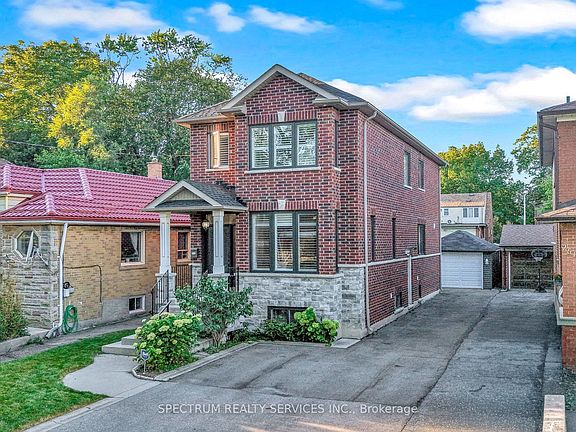 2nd image of 254 John St