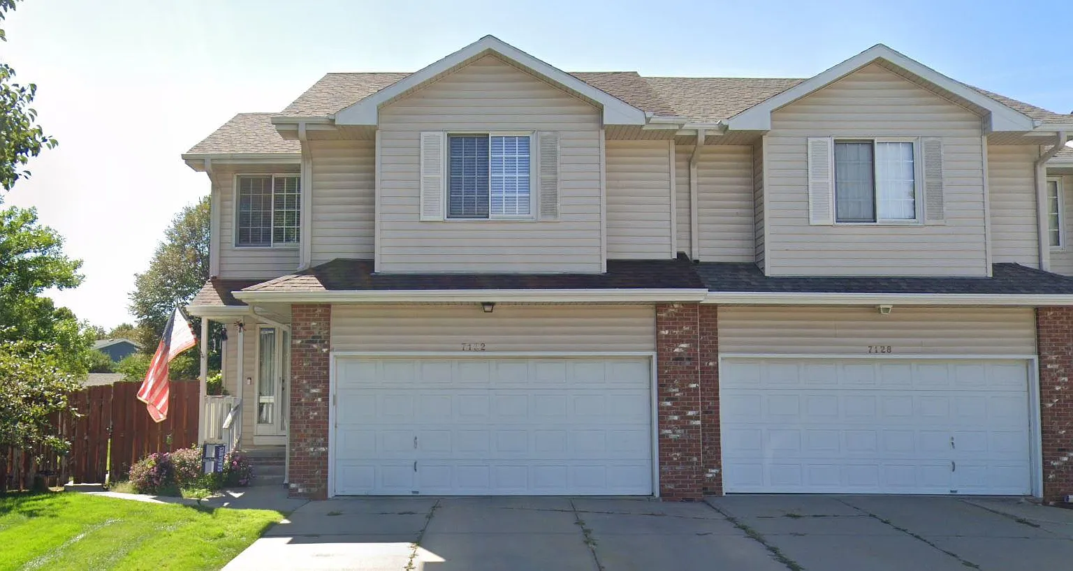 3 bed, 2.5 bath, 1906 sqft, $2,200 — Photo 1