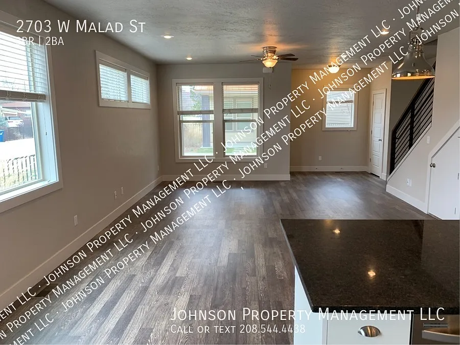 Contemporary Nearly New Townhome on the Boise Bench! Minutes to BSU, Downtown, and Freeway. — Photo 3