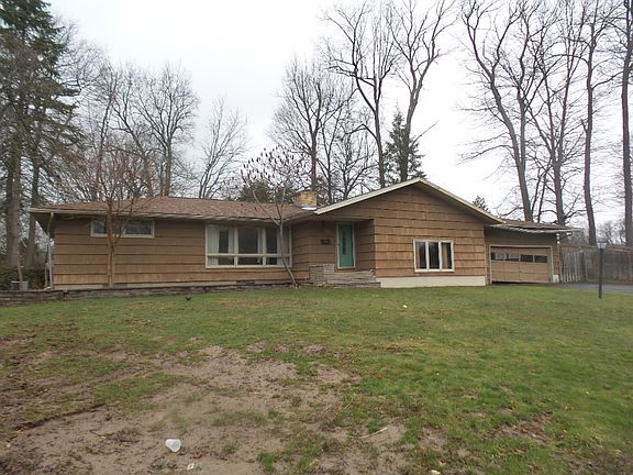 2nd image of 7231 Rosewood Cir