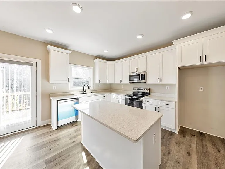 336 Nobleman Way — Photo 39