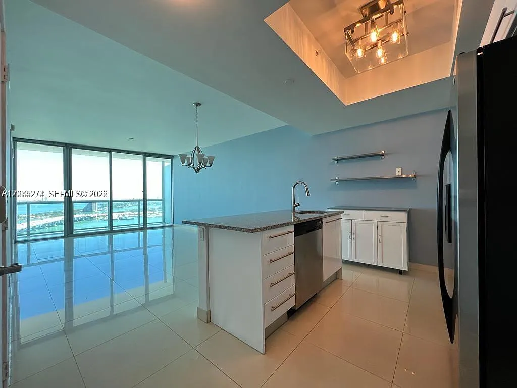 Marinablue Condo — Photo 3