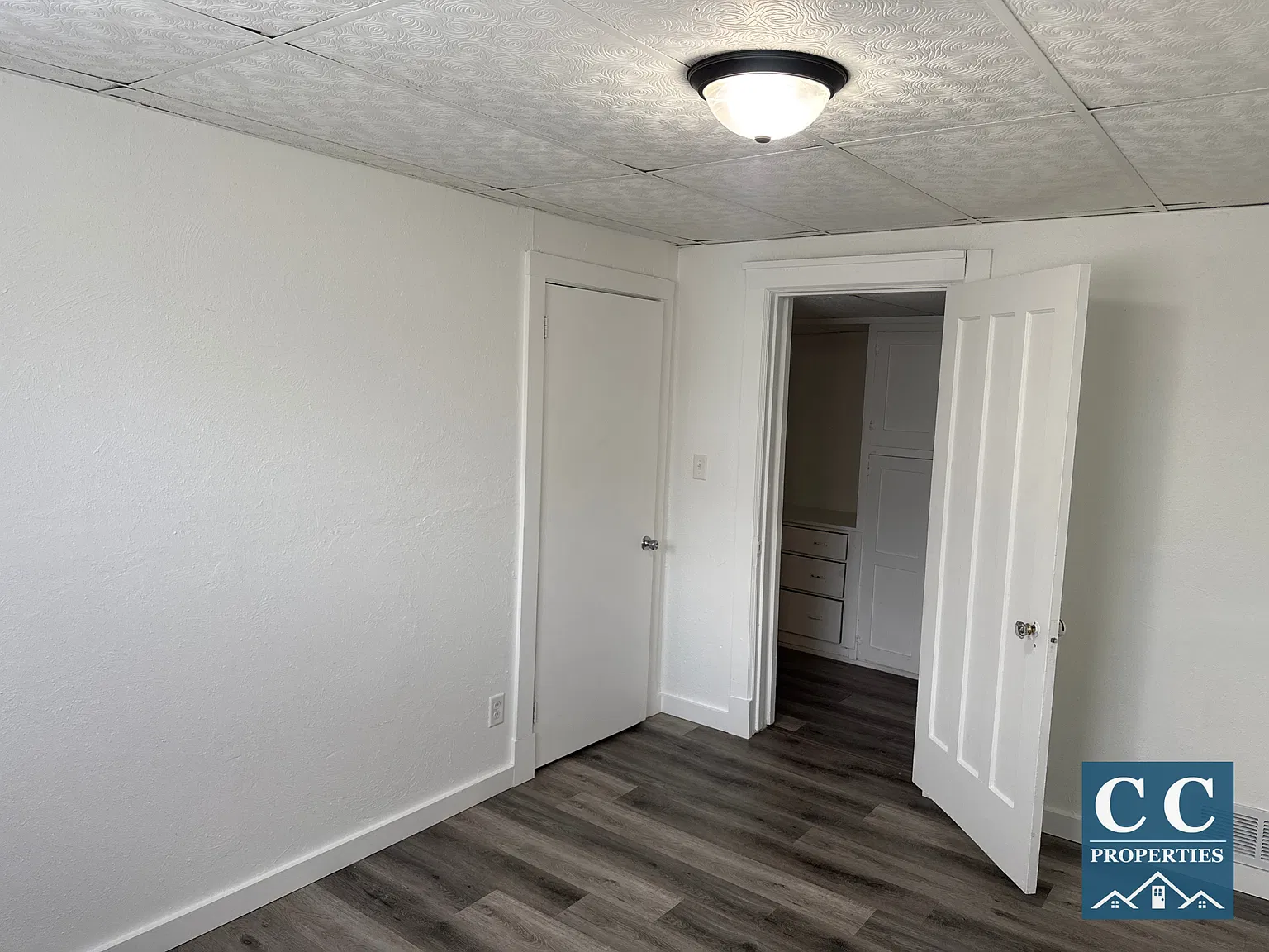 2 bed, $1,025 — Photo 2