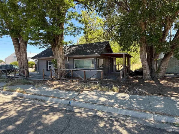 210 S 3 W, Mountain Home, ID 83647