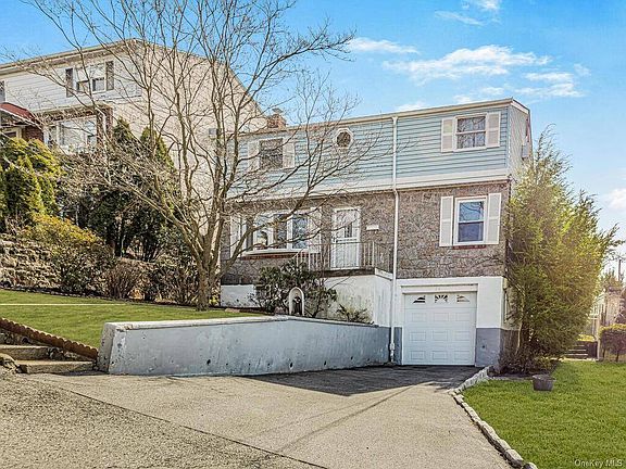 4th image of 22 Emerald St