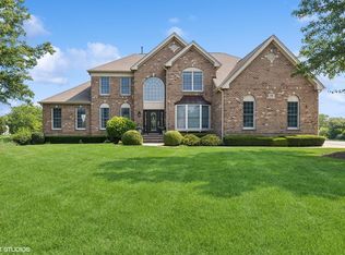 85 Tournament Dr N, Hawthorn Woods, IL 60047