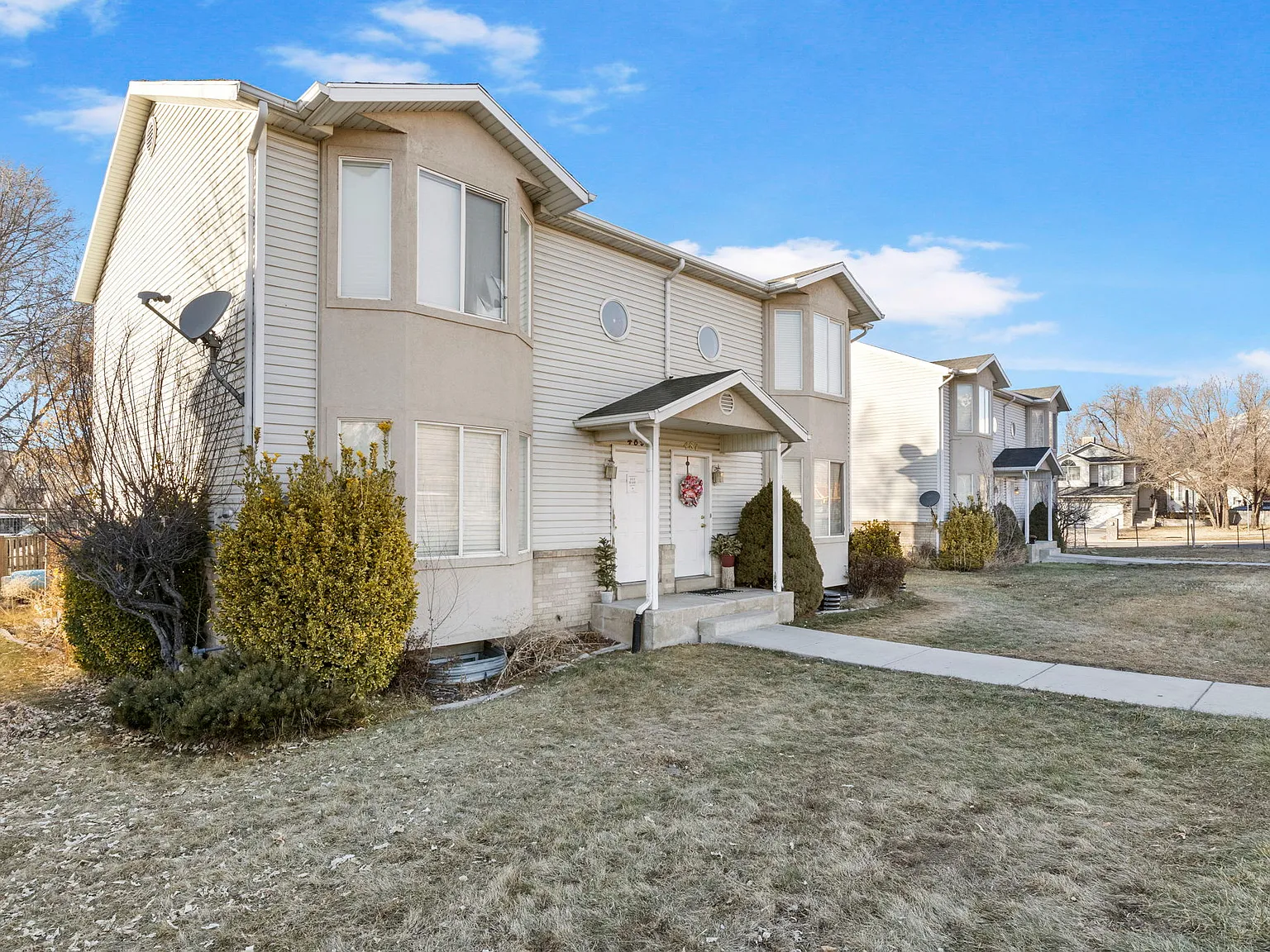 2 bed, 1.5 bath, 1900 sqft, $1,900 — Photo 4