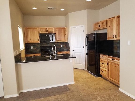 Nicely appointed kitchen