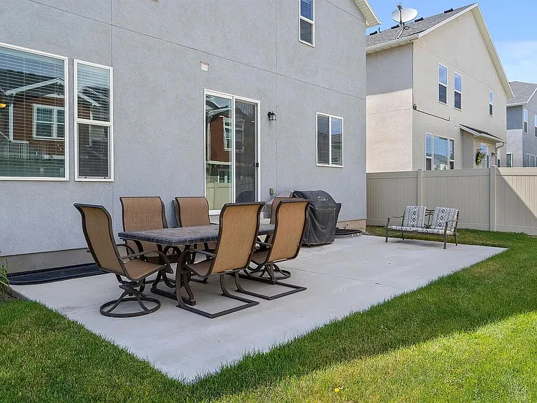 1596 N Cordoba Dr — Photo 26