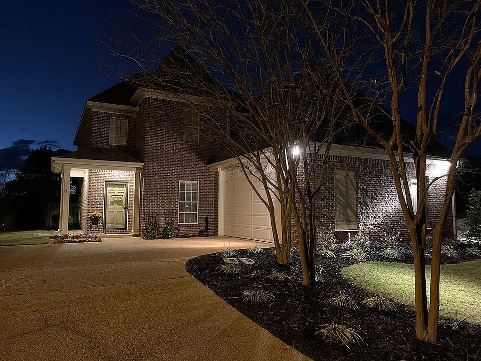 2nd image of 113 Trumpet Vine Ln