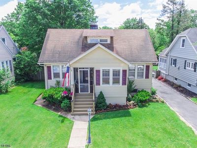 16 Saint Charles Ave, West Caldwell, NJ, 07006
