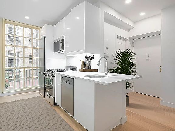 5th image of 509 E 77th St APT 1P