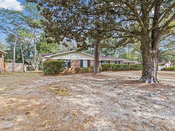 2nd image of 1004 Heidi St