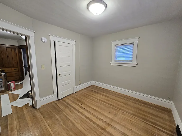 349 17th St SE — Photo 22