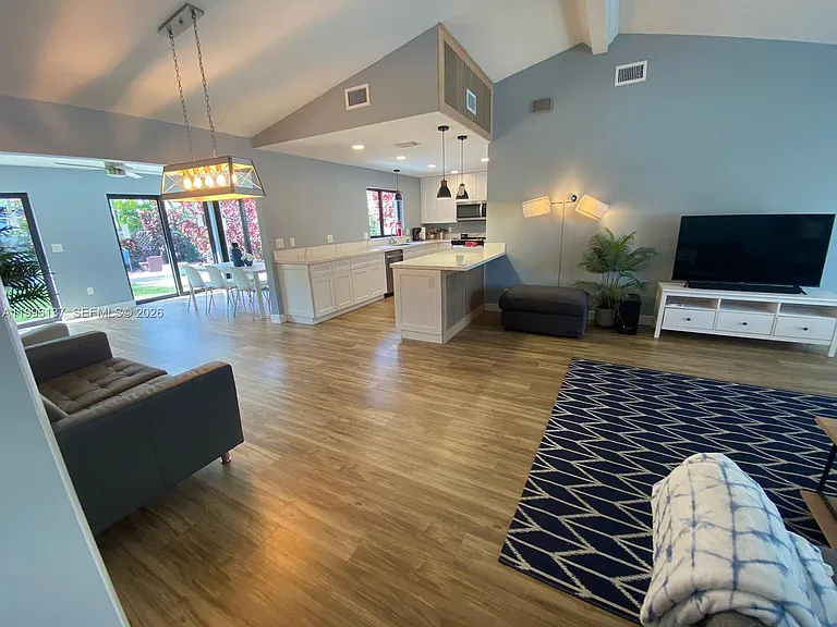 234 Avalon Ave — Photo 3