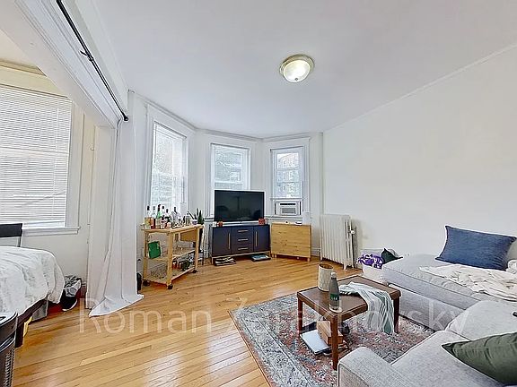4th image of 14 Orkney Rd APT 15