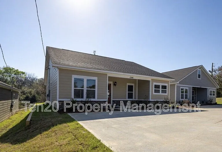 1346 Ingersoll Dr — Photo 2