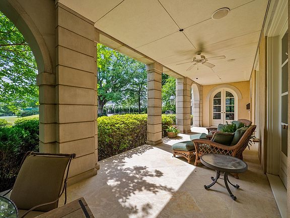 5th image of 2420 Country Club Ln