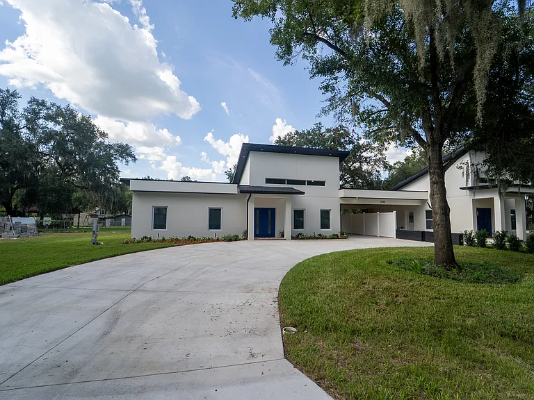 2902 Robinson Rd — Photo 1