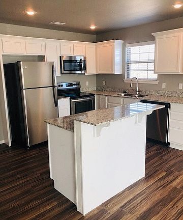 2nd image of 2809 W Blackstone Xing