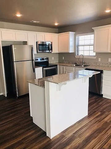 2809 W Blackstone Xing — Photo 2
