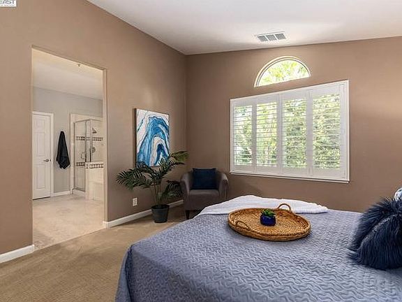 3rd image of 108 Aspen Loop