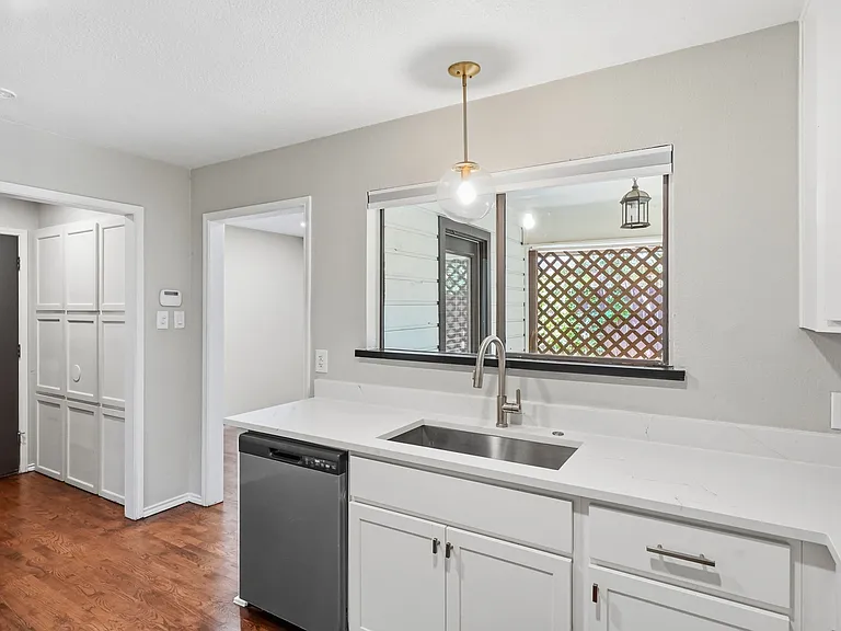 306 Dove Creek Trl — Photo 11