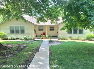 4417 S Parkway Dr, Olathe, KS 66061