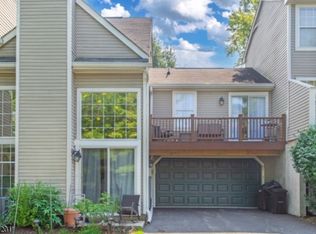 27 Grosbeak Dr, Hackettstown, NJ 07840