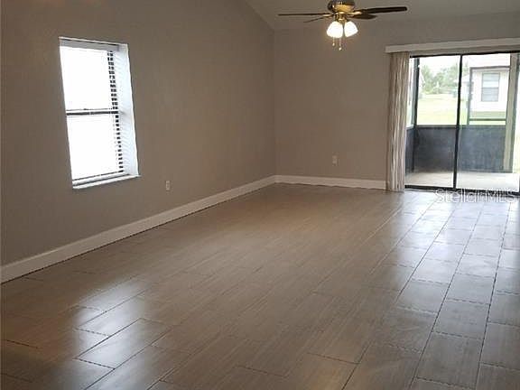3rd image of 305 Sherborne Ln