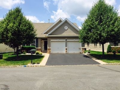 5 Spader Way, Somerset, NJ, 08873