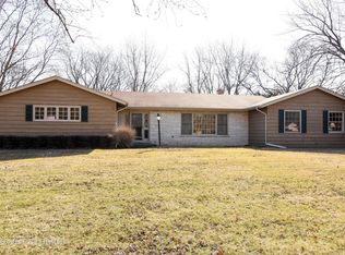 16 Carlisle Rd, Hawthorn Woods, IL 60047