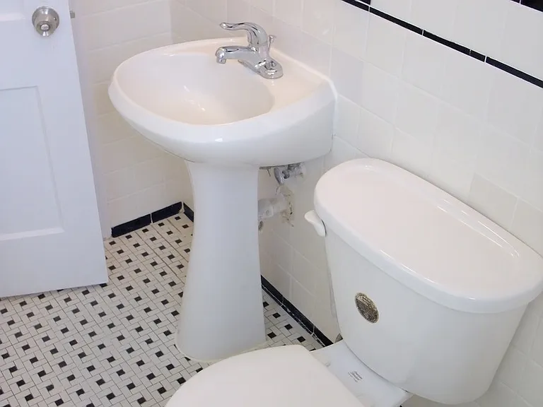 8401 Greenwood Ave — Photo 24