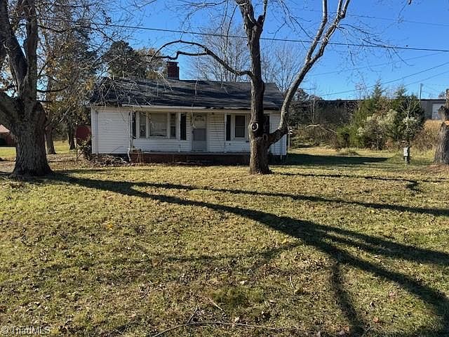 2nd image of 1270 Old State Highway 109