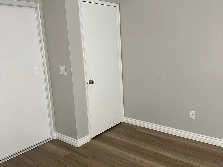 13750 Vanowen St #3 — Photo 10