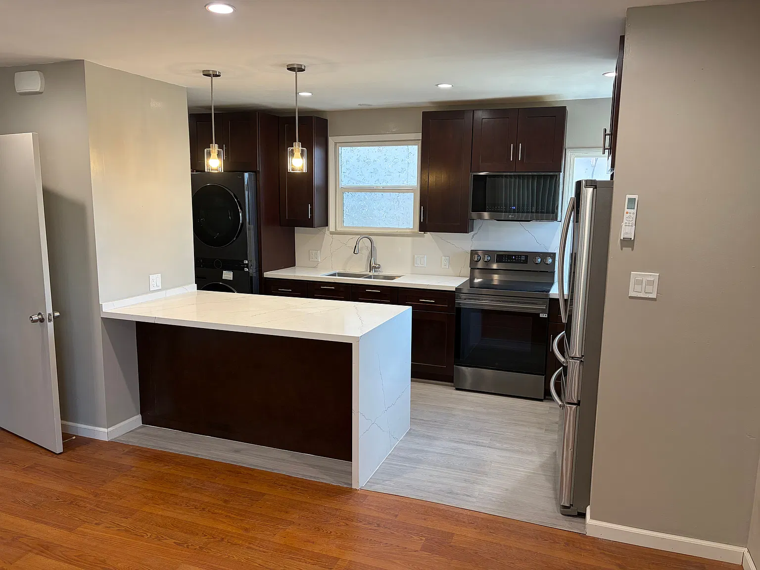 Brand New Construction One Bedroom Near KIA Forum and SoFi Stadium — Photo 1