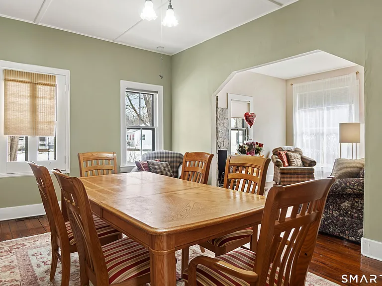 263 Seymour Rd — Photo 4