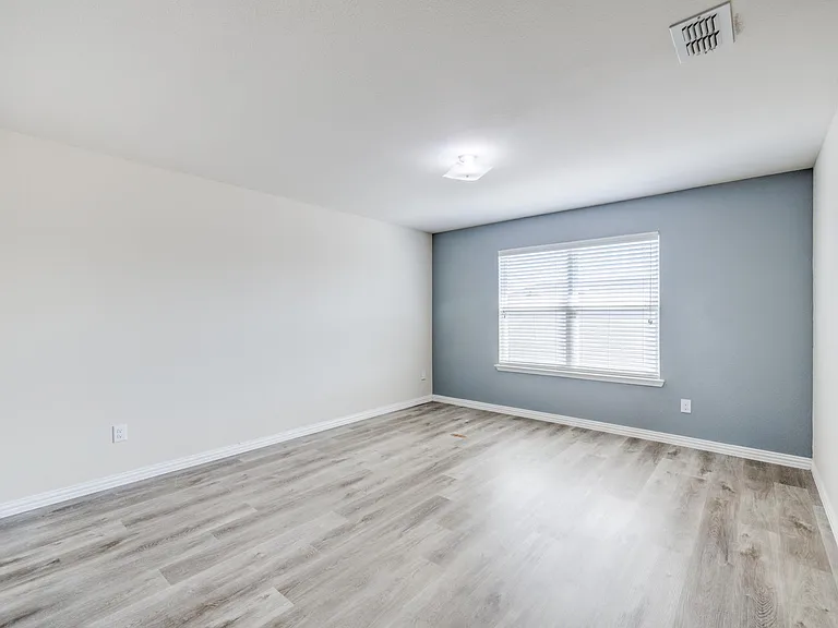 915 Penny Royal Ct — Photo 23