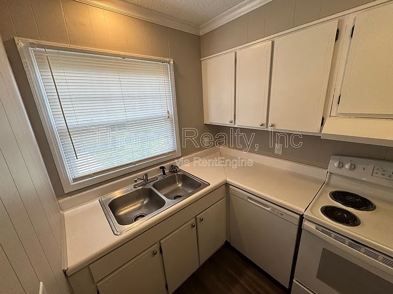 618 S Boddie St — Photo 2