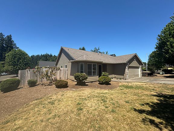 3rd image of 933 Pioneer Dr