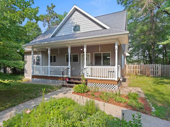 N7128 W Lake Crest Dr, Shawano, WI 54166