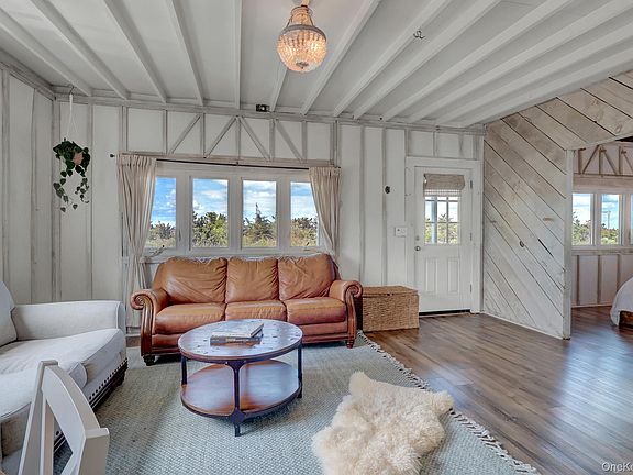 5th image of 6 Oak Beach Road