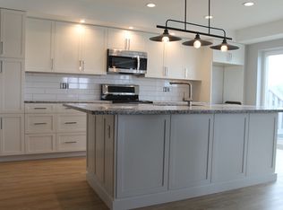 53 Main Ave, Wareham, MA 02571