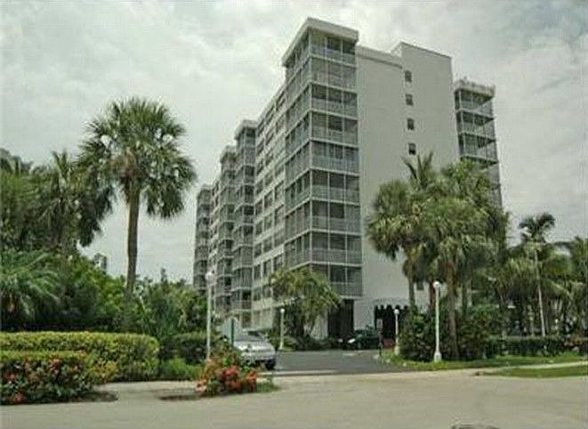 2nd image of 150 Ocean Lane Dr APT 4C