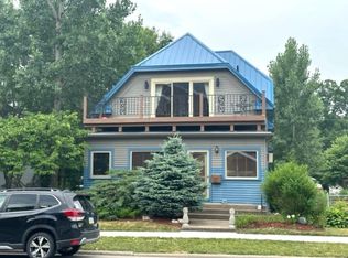 304 N Riverview St, Bellevue, IA 52031