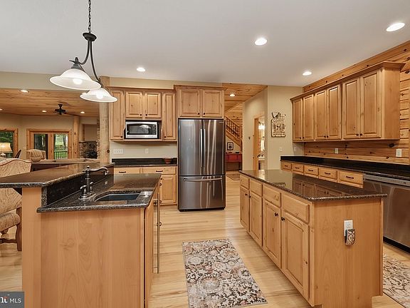 3rd image of 178 Fern Loop Dr