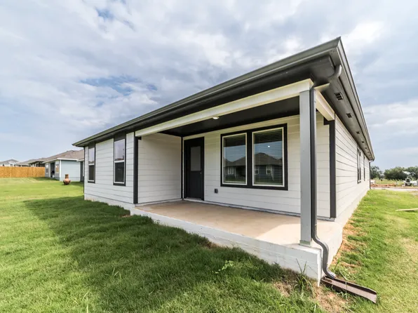 207 NW Belleflower St, Gentry, AR 72734